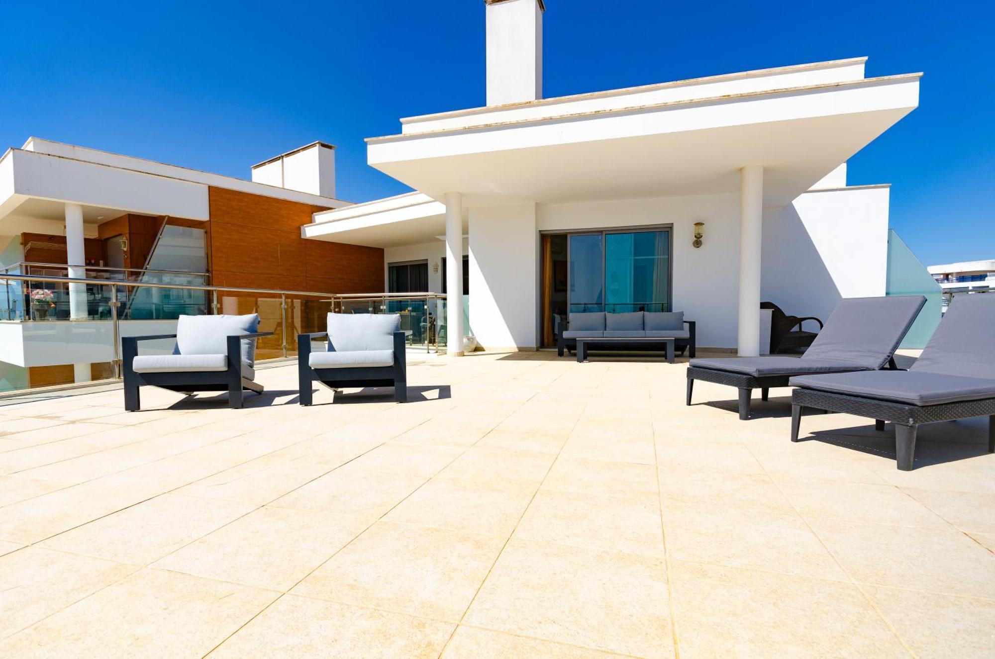Penthouse Apartment, Superb Sea View 1 Bedroom, Verandas Do Mar At02 Apartamento